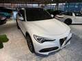 Alfa Romeo Stelvio Super Q4*PANO*19"*SPORT-PAKET*R.KAMERA* Weiß - thumbnail 2