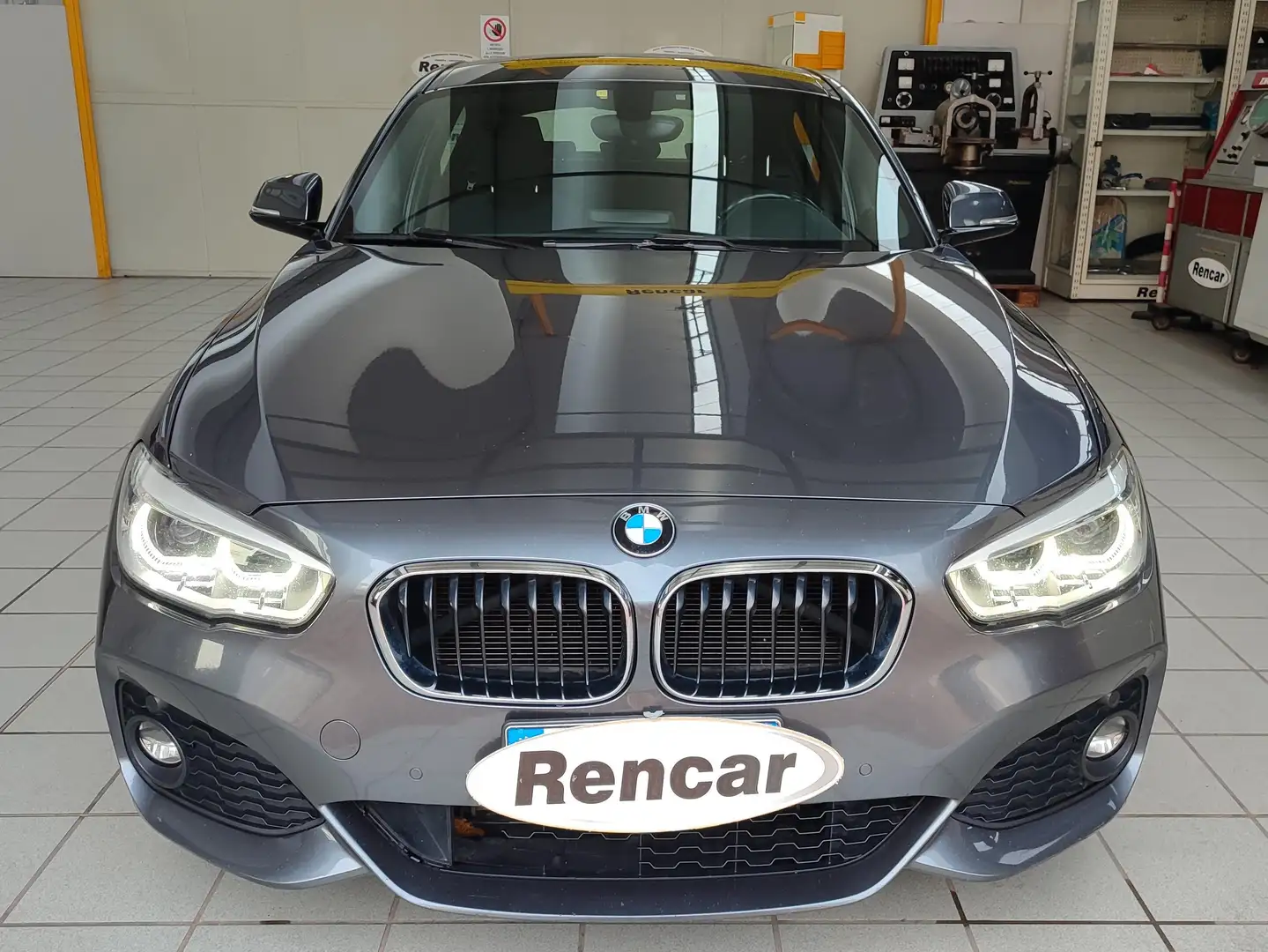 BMW 118 Serie 1 F/20-21 2015 118d Msport 5p Gris - 2