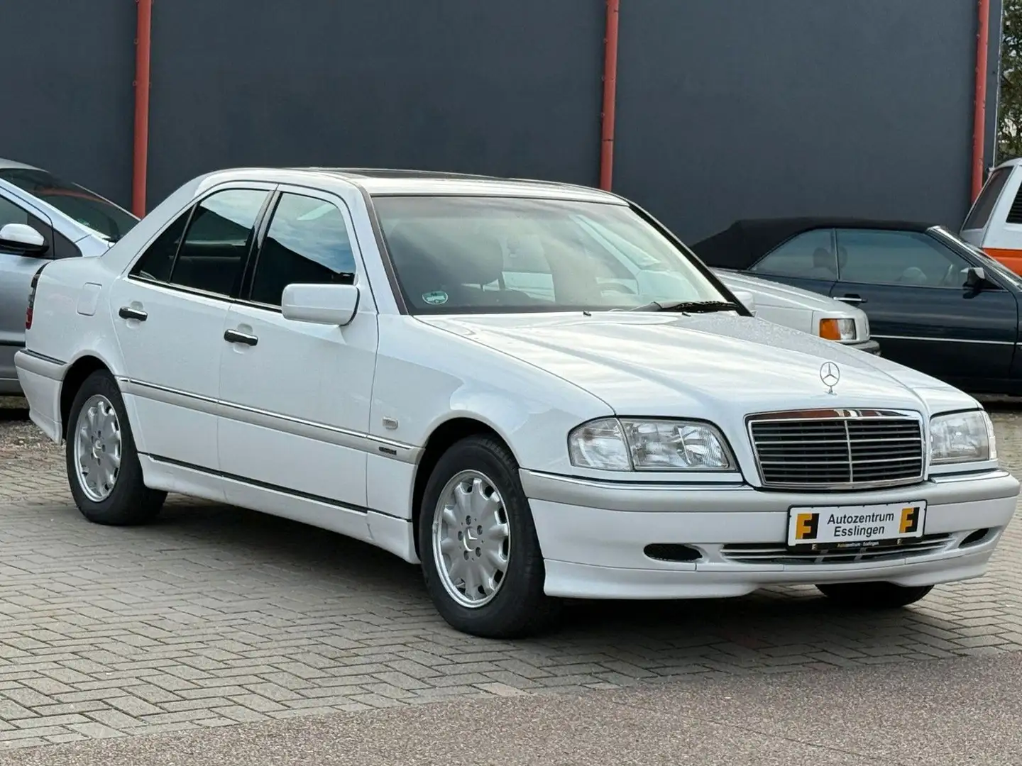 Mercedes-Benz C 180 Elegance Weiß - 1