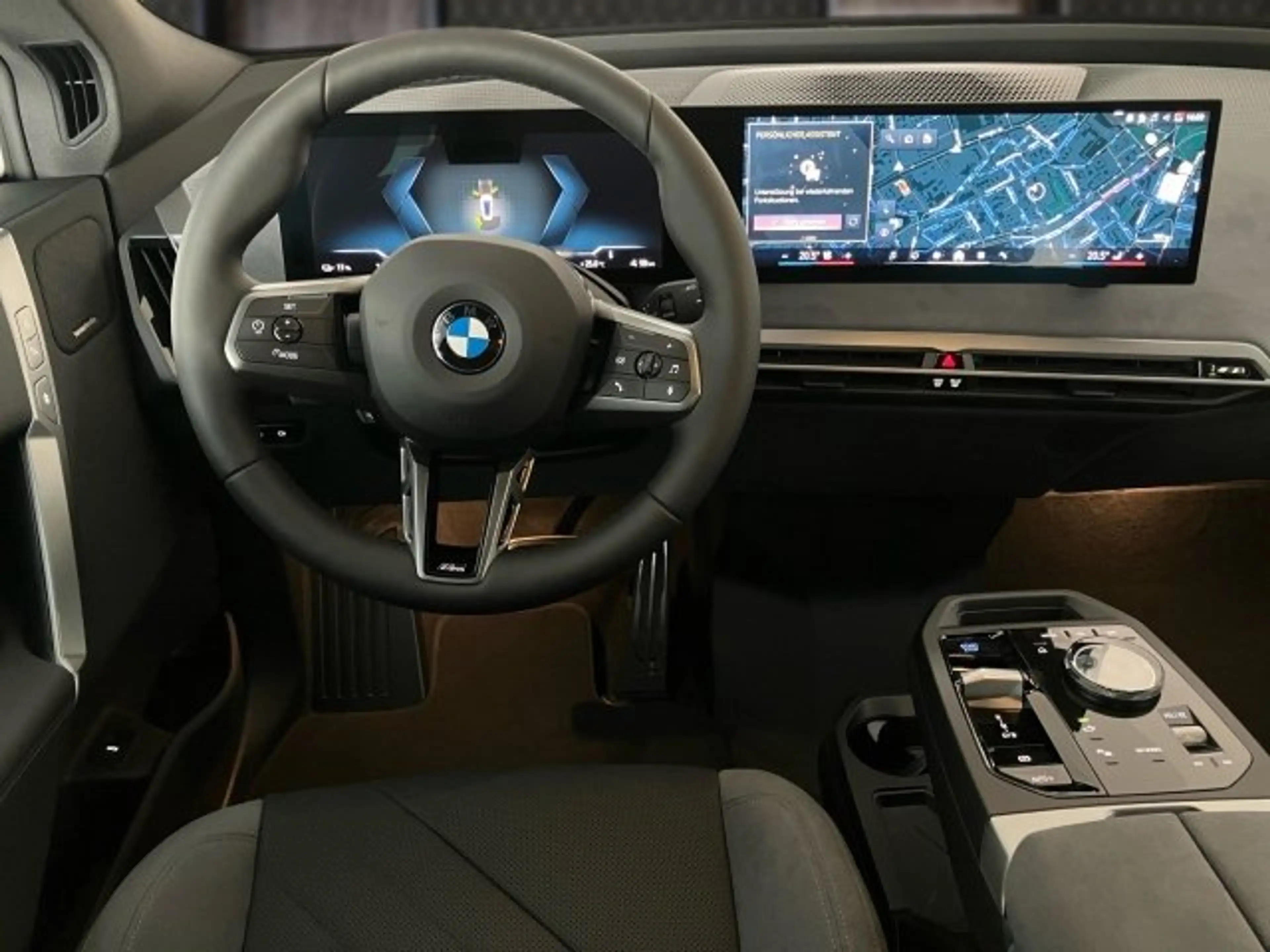 BMW iX xDrive45 — photo 10