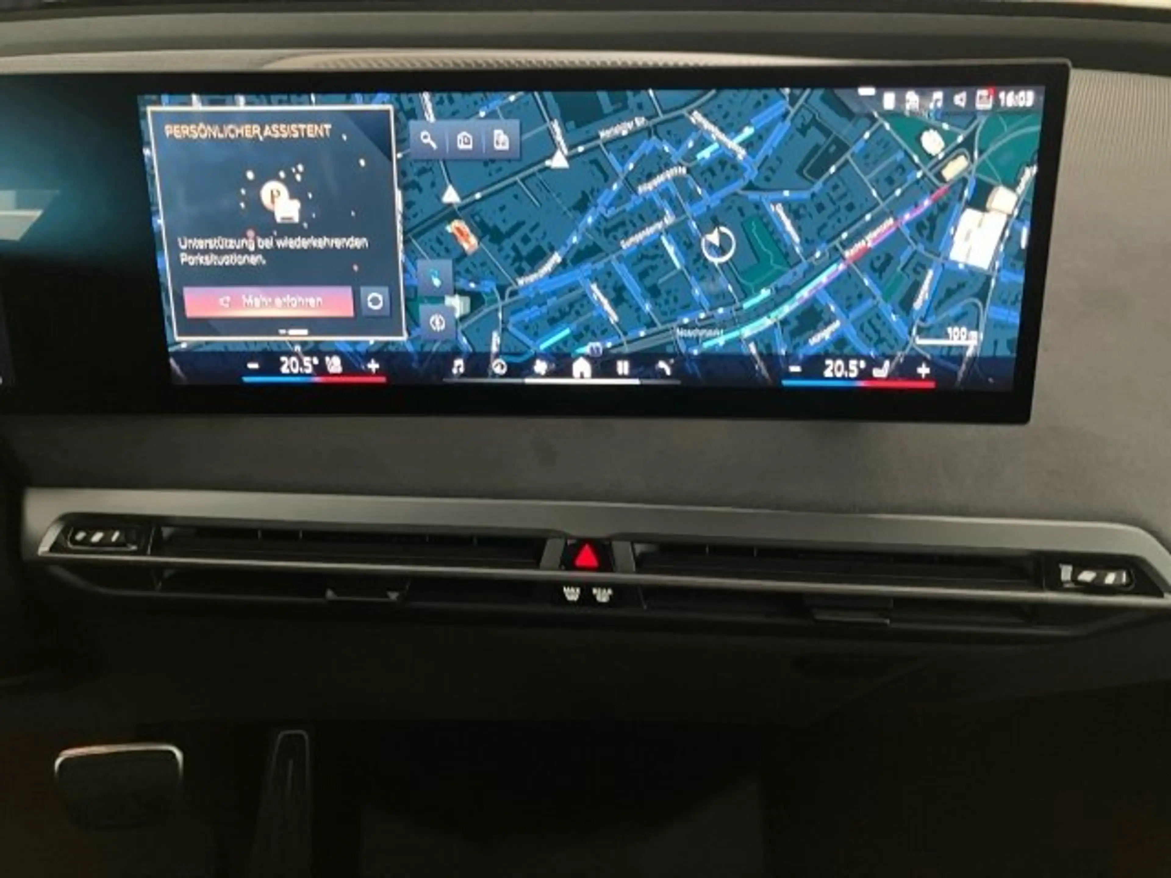 BMW iX xDrive45 — photo 11
