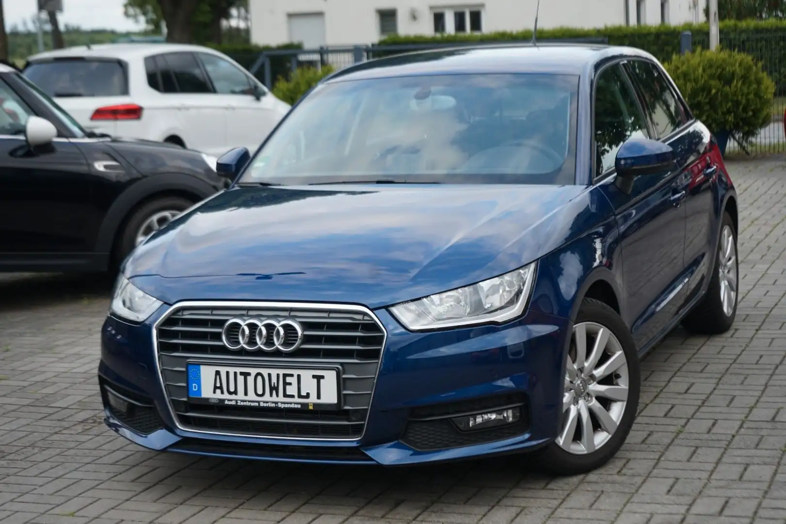 Audi A1 1.4 TFSI S tronic design Sportback Blau - 2
