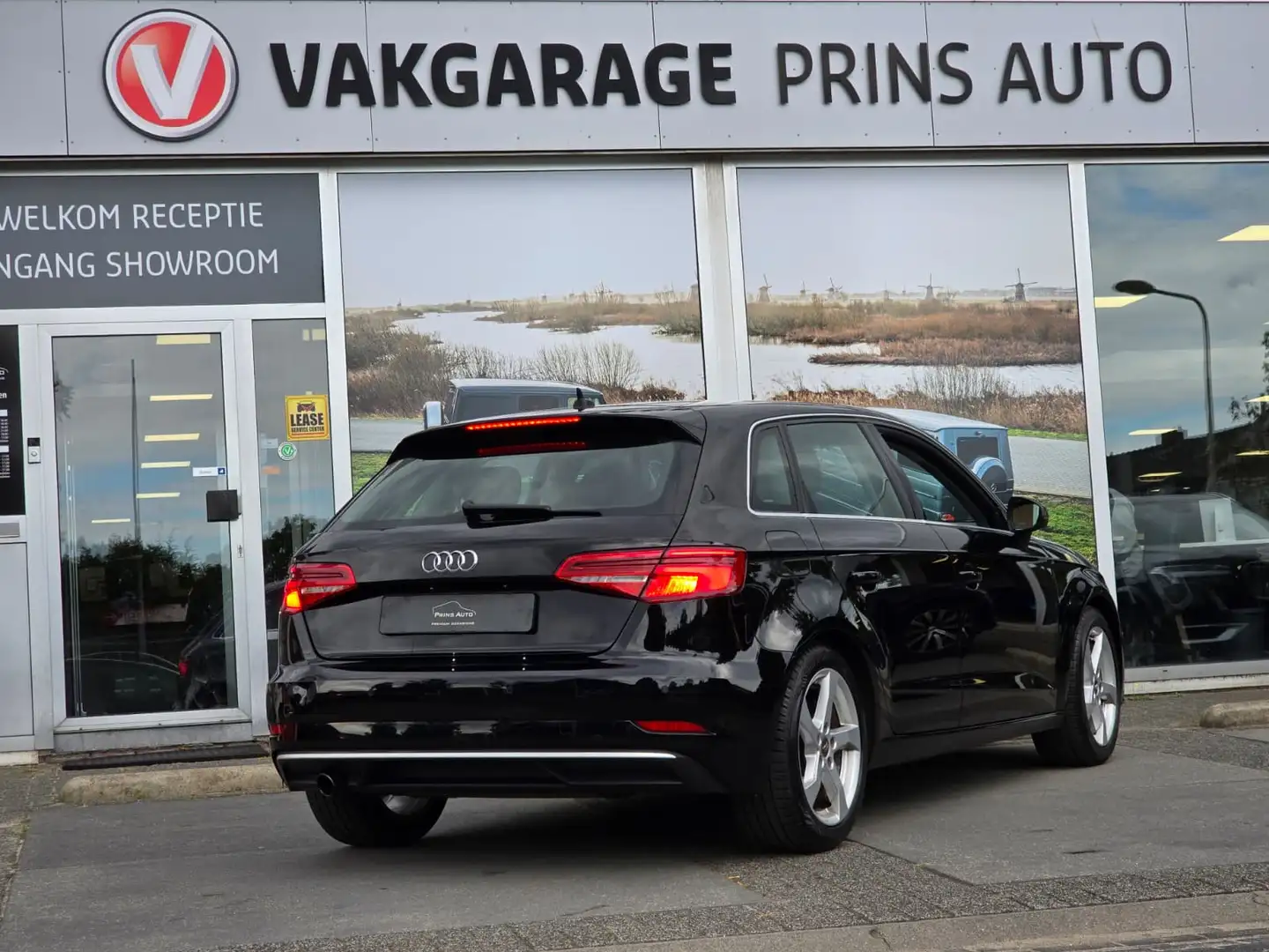 Audi A3 Sportback 1.0 TFSI Sport Edition |LED|LM|CLIMATE|C Schwarz - 2
