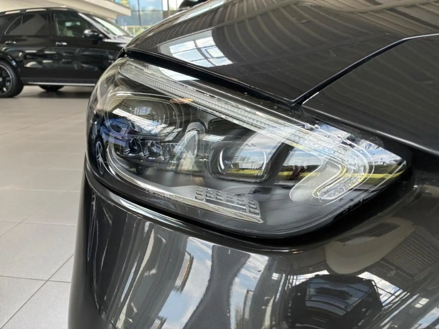 Mercedes-Benz C 300 e T-Modell mit EQ Hybrid Technologie +AMG Grau - 2