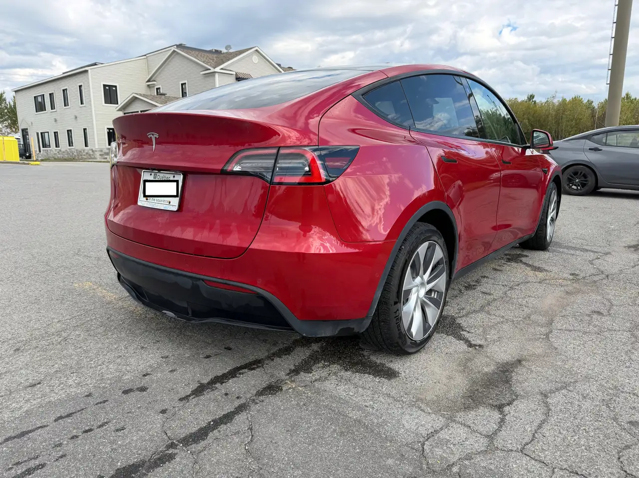 Tesla Model Y снимка Tesla Model Y