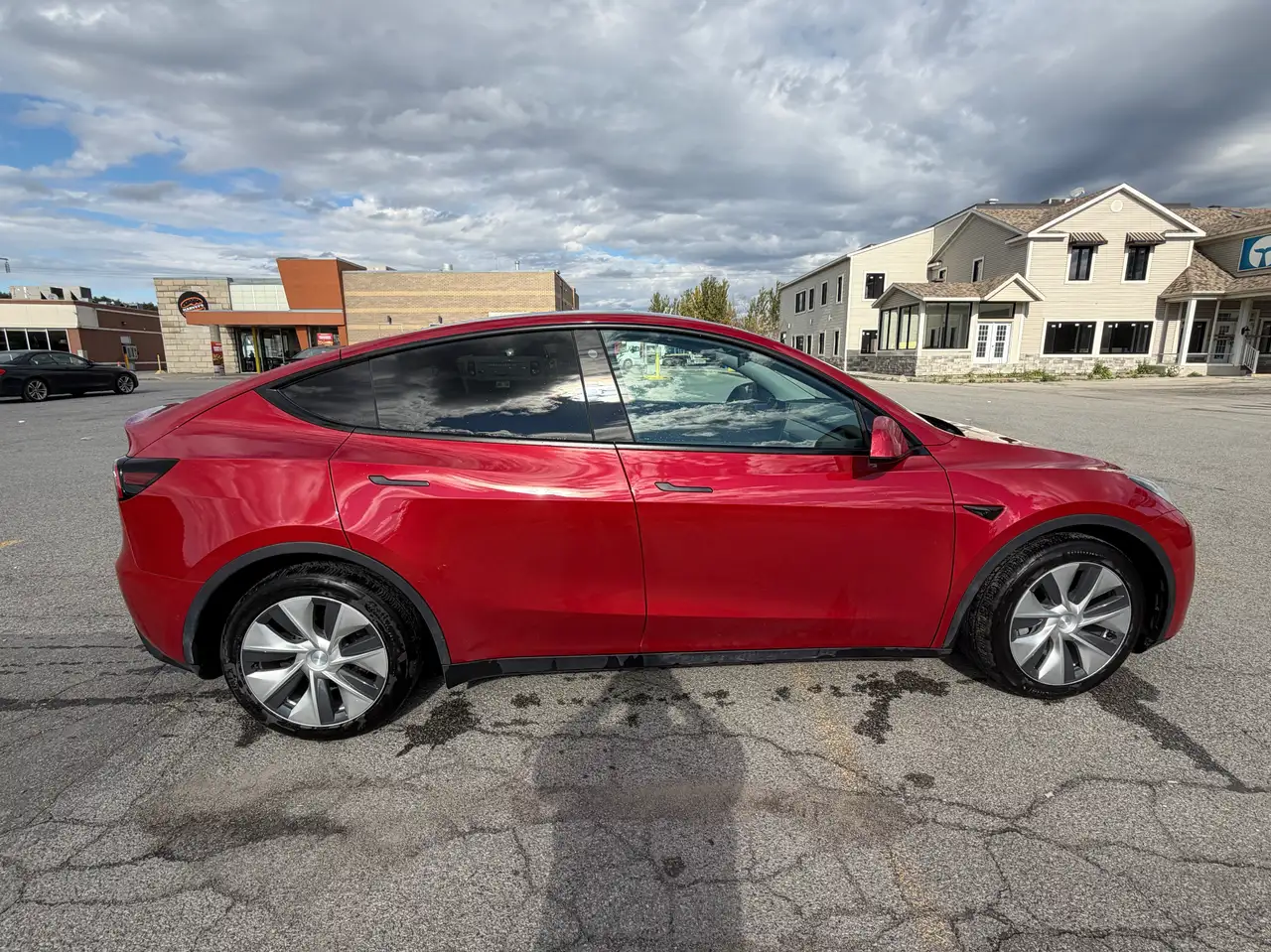 Tesla Model Y снимка Tesla Model Y