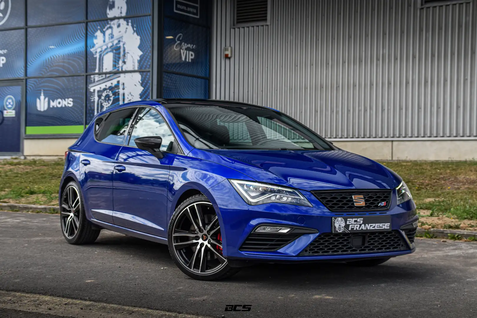 SEAT Leon CUPRA 300 - 2.0 TSI - MYSTERY BLUE METALLIC Blauw - 1