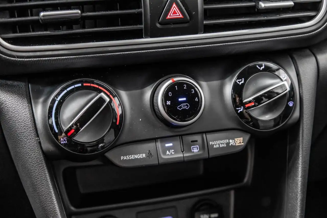 Hyundai KONA photo Hyundai KONA