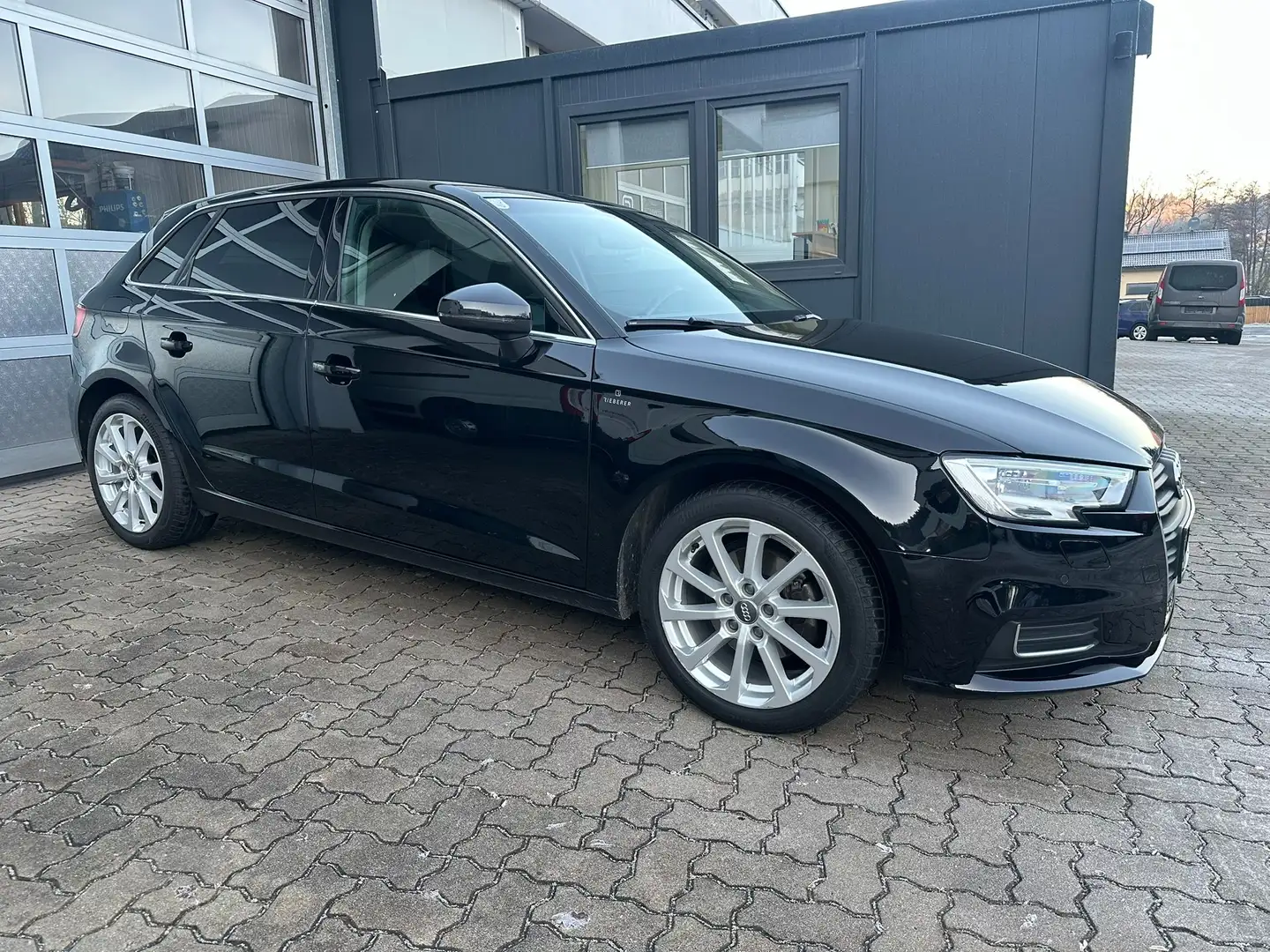 Audi A3 Sportback Noir - 2