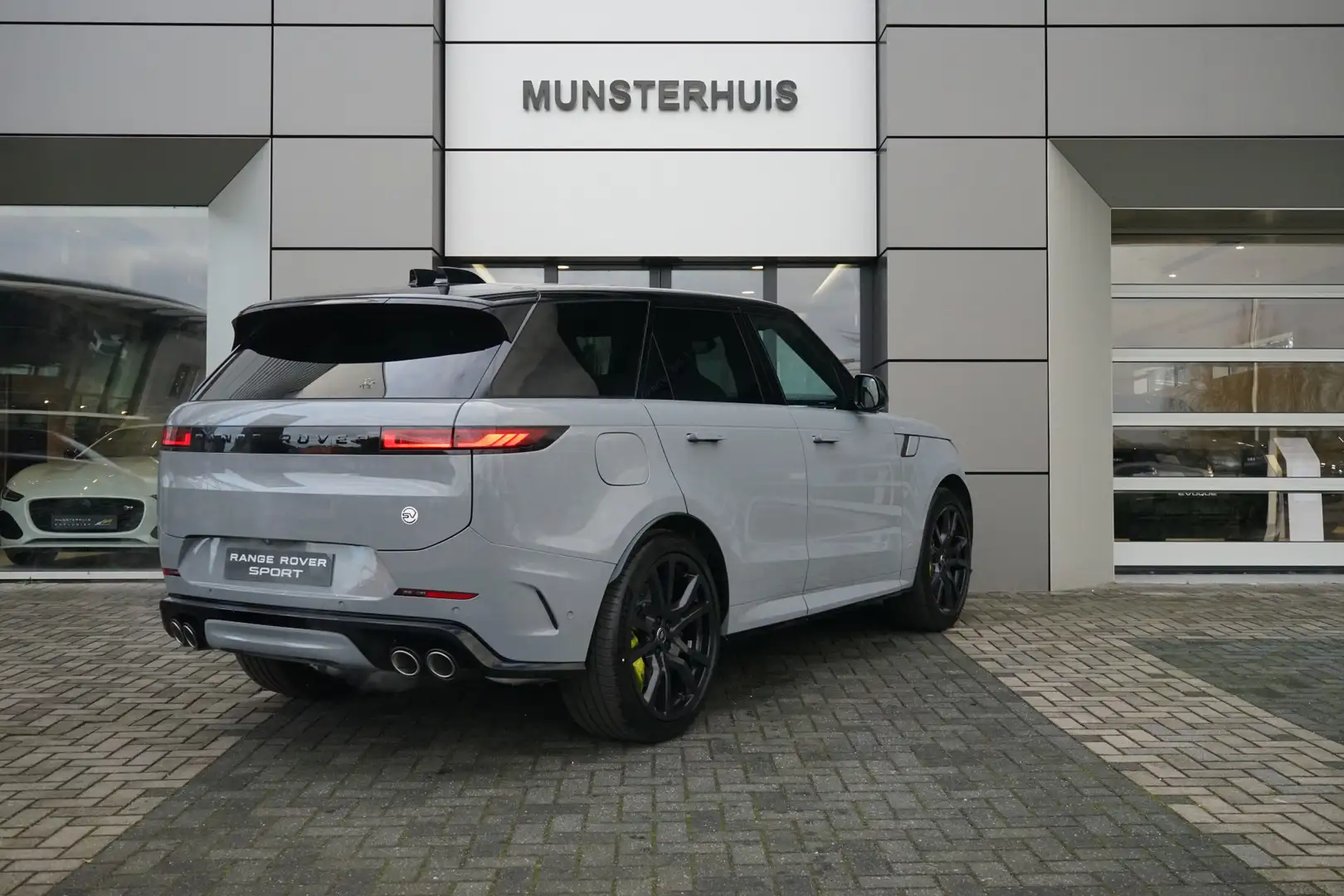Land Rover Range Rover Sport 4.4 P635 SV Edition Two | Keramische remschijven | Gris - 2