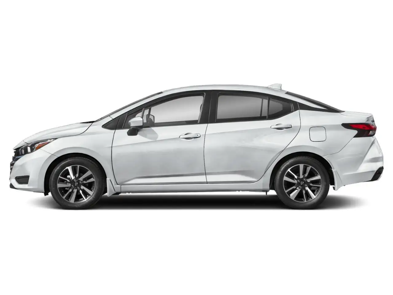 Nissan Versa снимка Nissan Versa