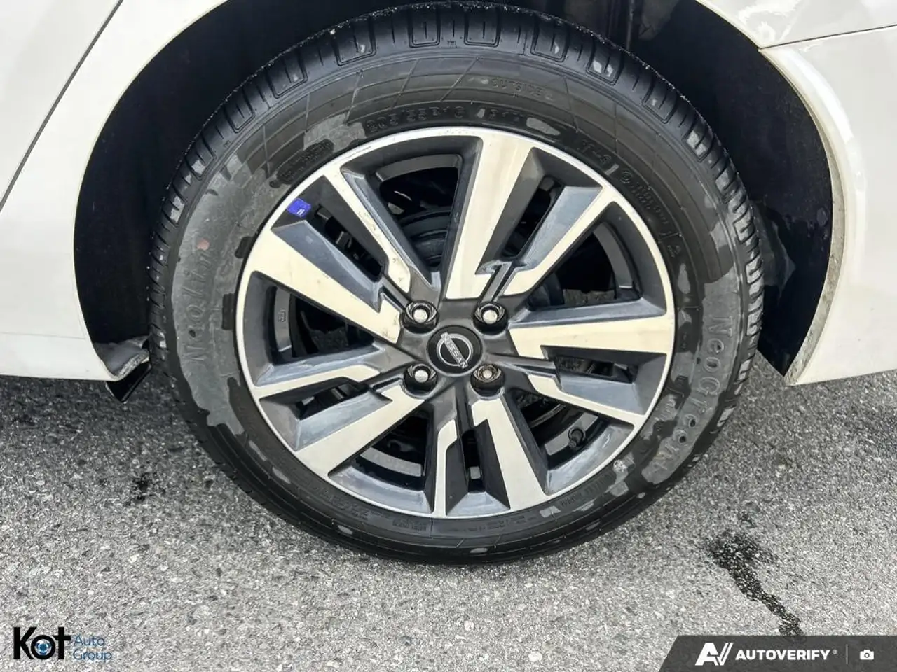 Nissan Versa снимка Nissan Versa
