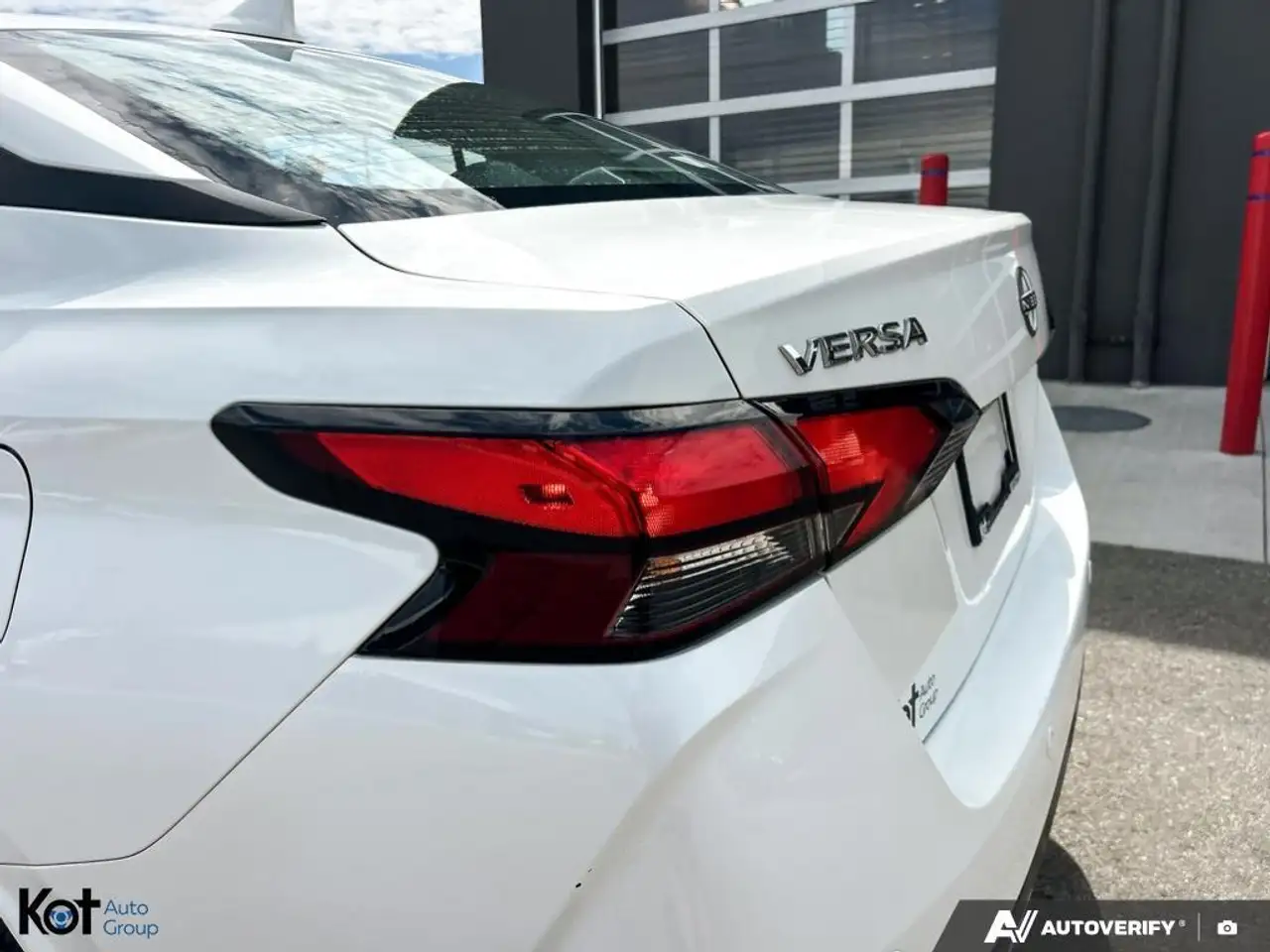 Nissan Versa снимка Nissan Versa