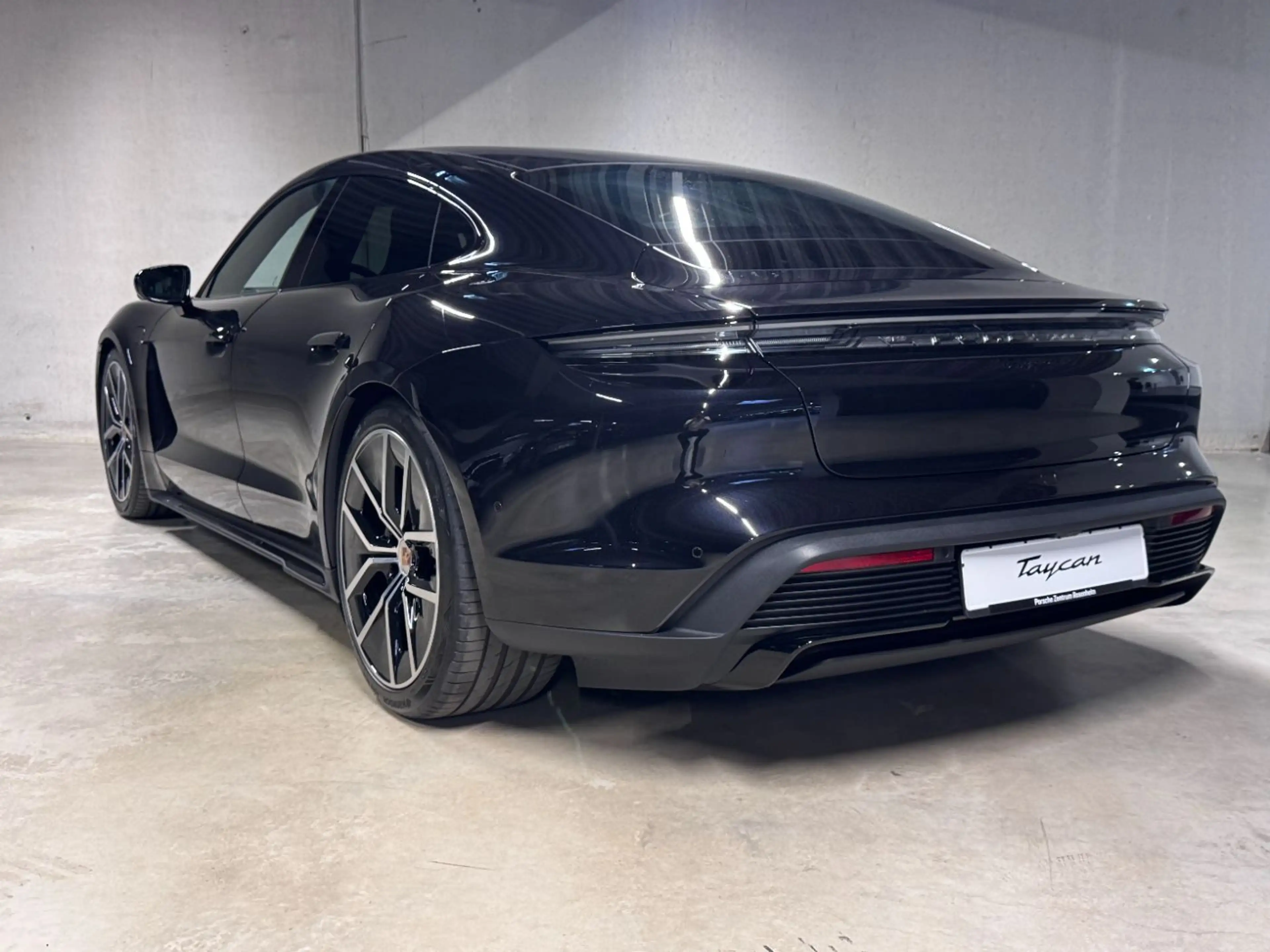 Porsche Taycan 4 Black Edition |HA-Lenkung |BOSE |Lederausstattun — photo 4