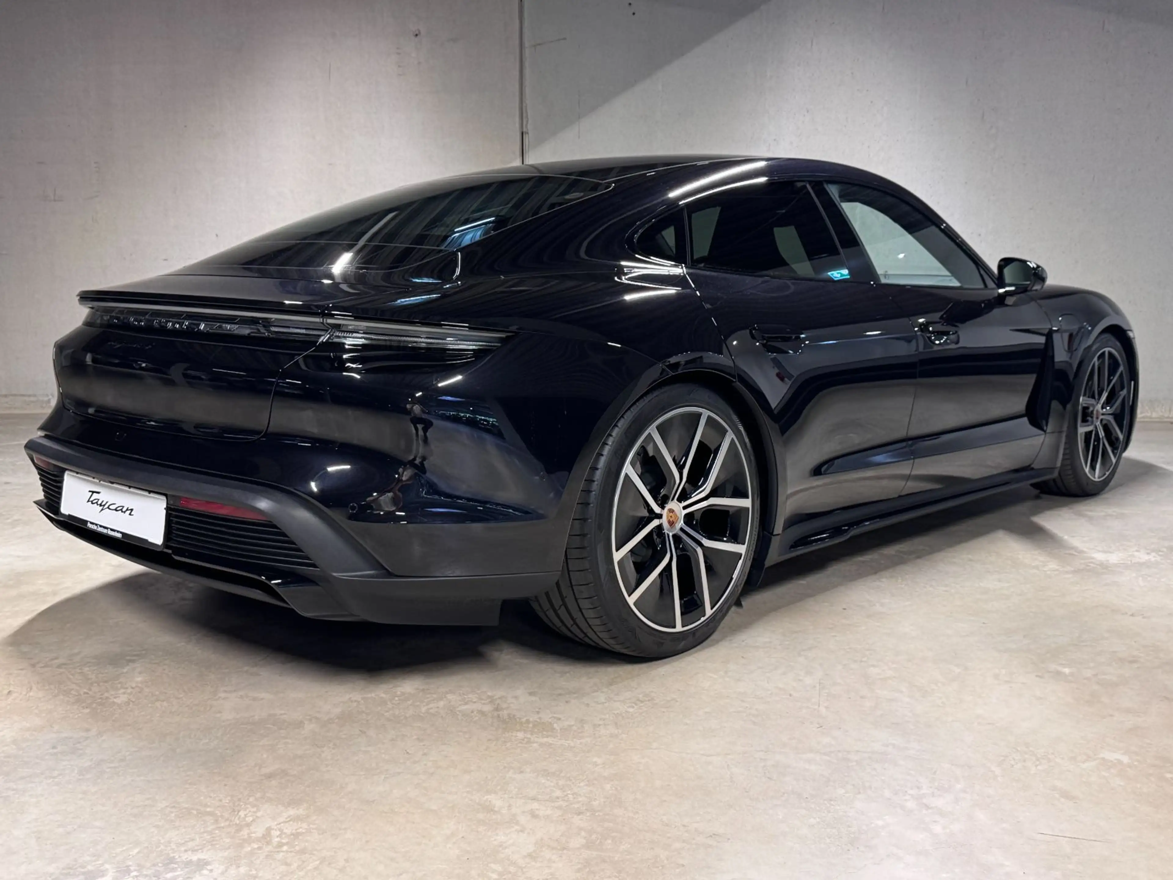 Porsche Taycan 4 Black Edition |HA-Lenkung |BOSE |Lederausstattun — photo 6
