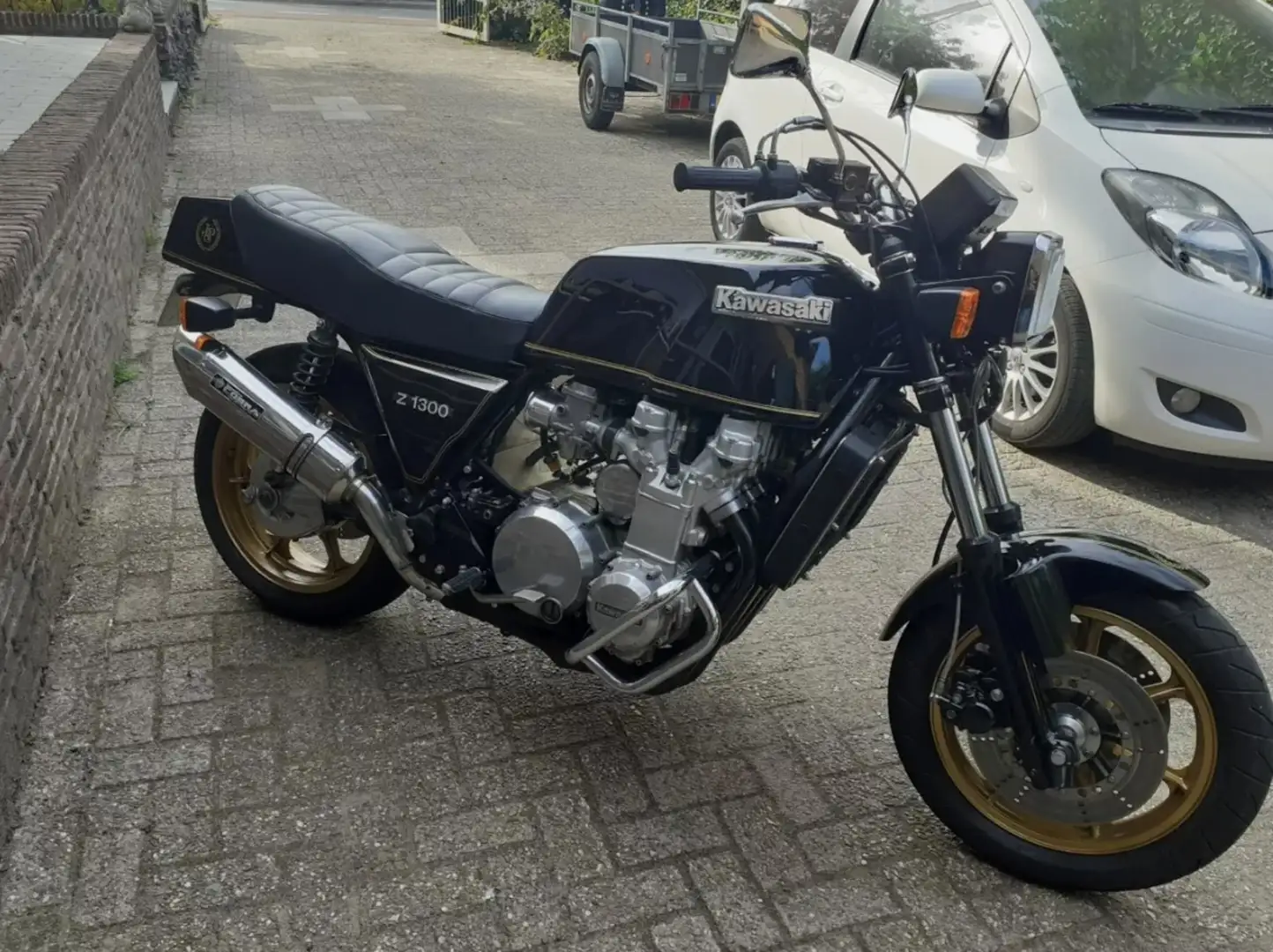 Kawasaki Z 1300 crna - 1