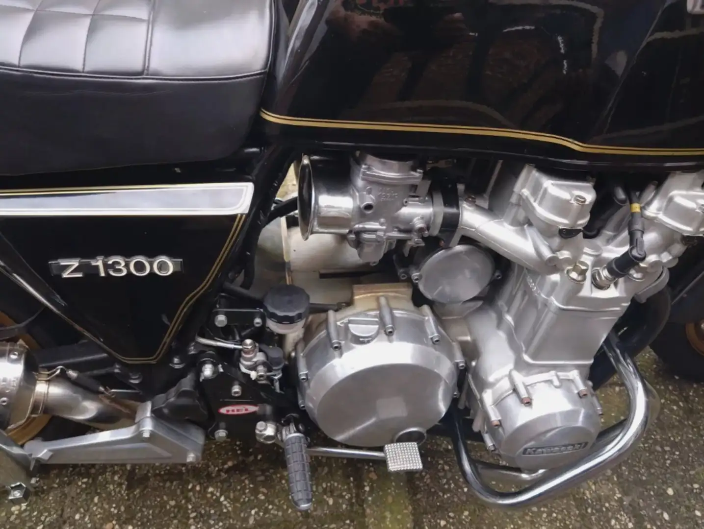 Kawasaki Z 1300 crna - 2