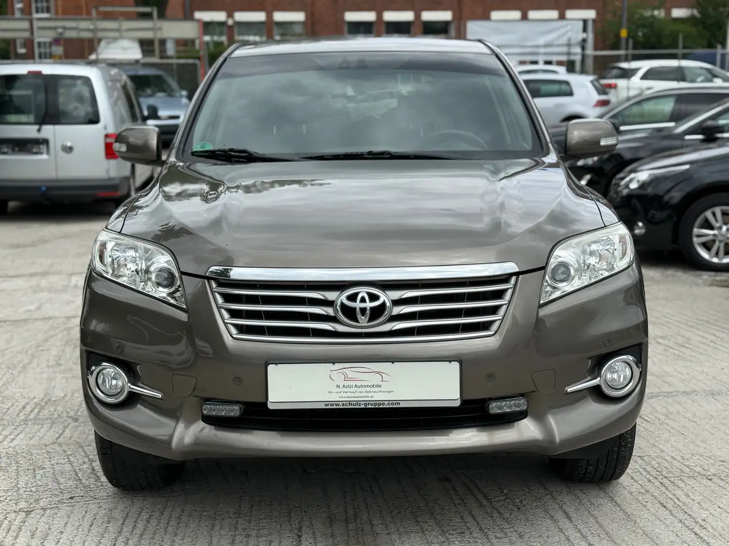 Toyota RAV 4 2.0 Life*Navi*PDC*AHK*KeyLessGo*SitzHeizung* Braun - 2