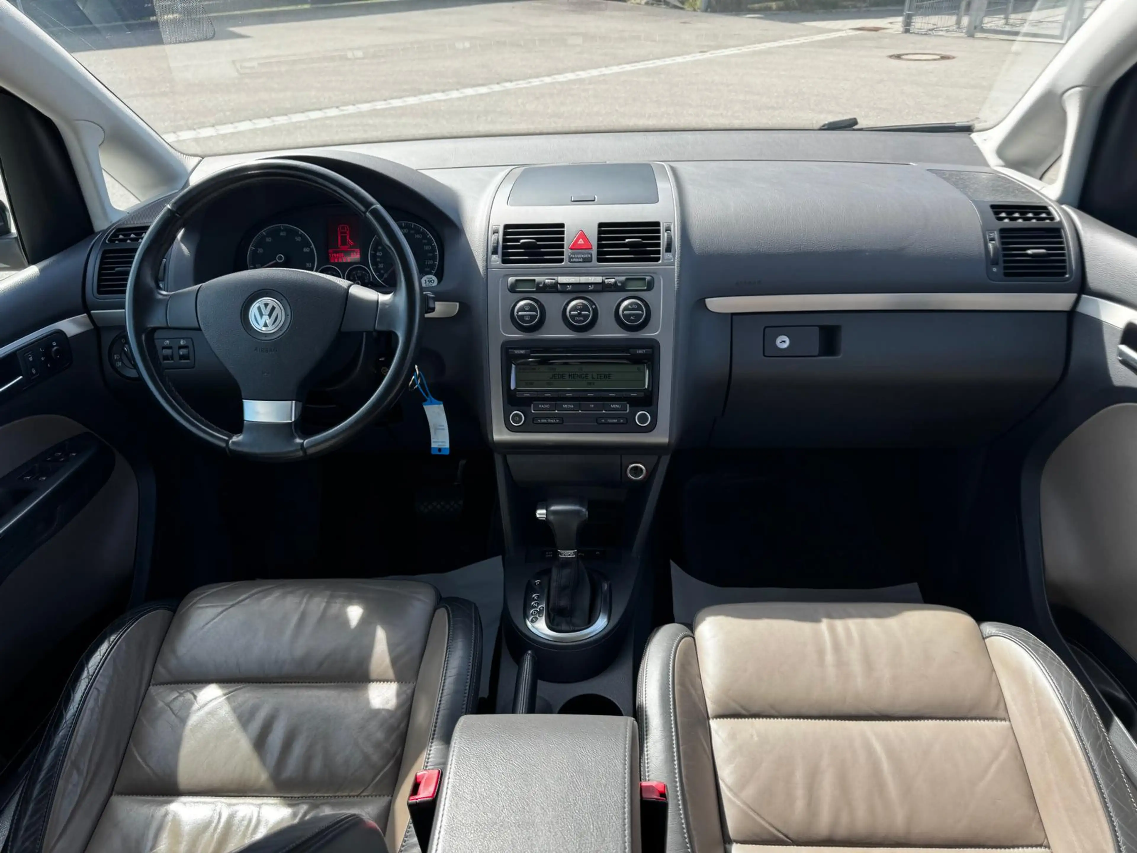 Volkswagen Touran 1.4/Automatik/TÜV Neu/Service Neu — photo 9