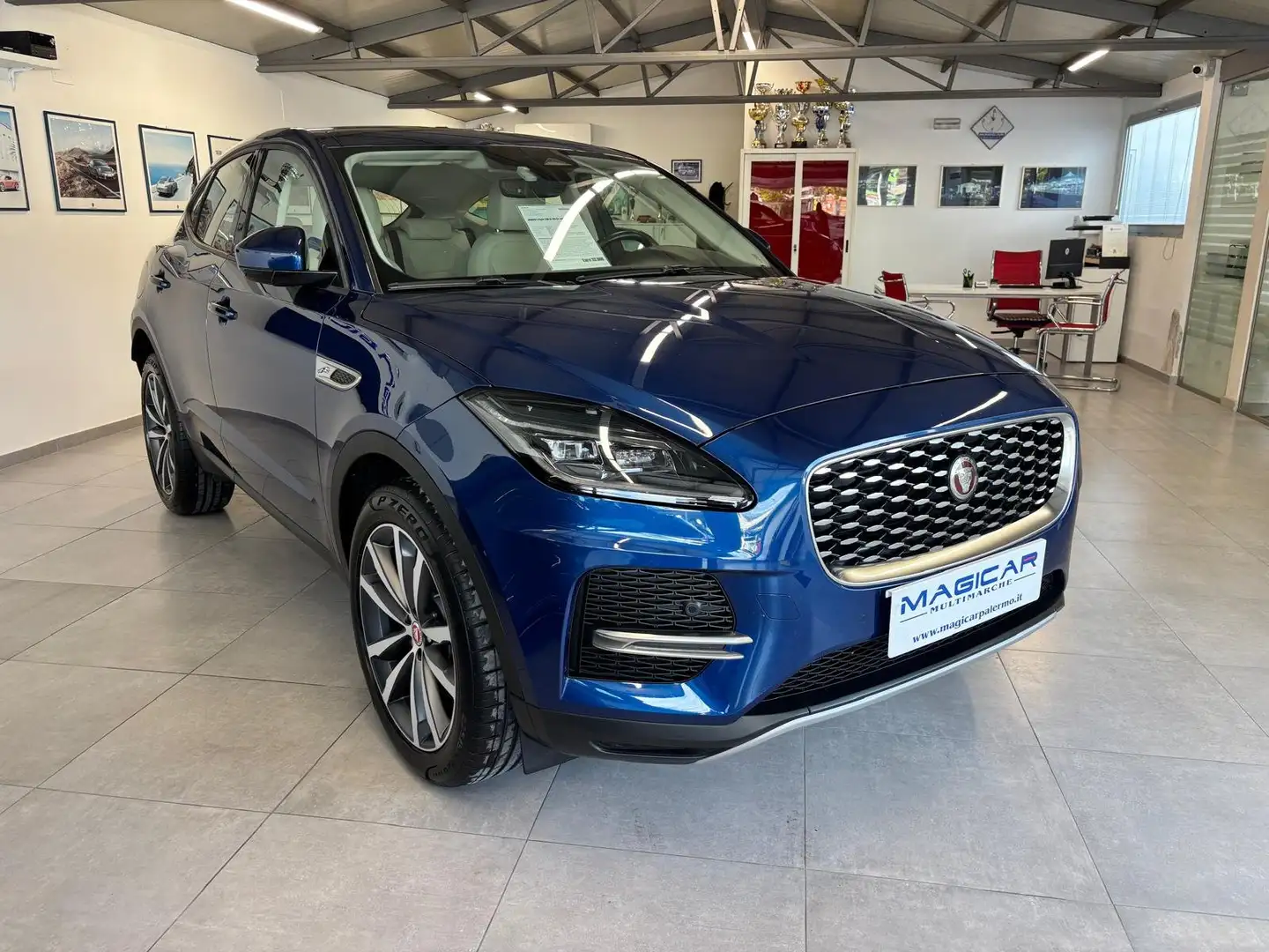 Jaguar E-Pace E-Pace 2.0d i4 mhev R-Dynamic SE awd 163cv auto Blu/Azzurro - 2