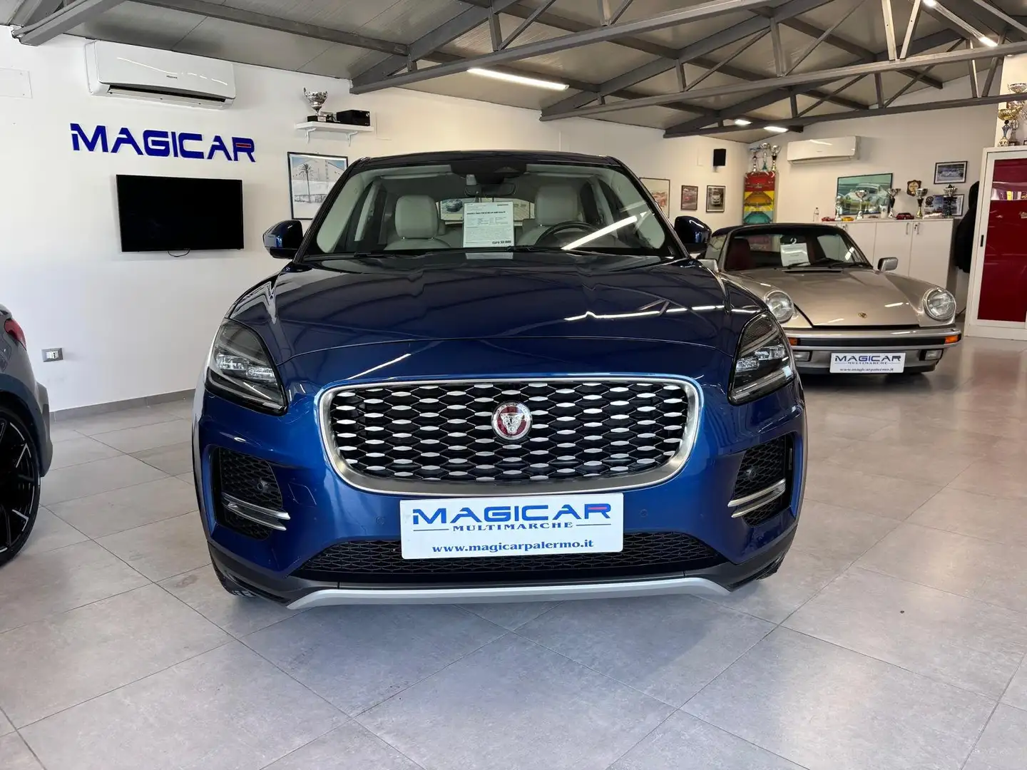 Jaguar E-Pace E-Pace 2.0d i4 mhev R-Dynamic SE awd 163cv auto Blu/Azzurro - 1