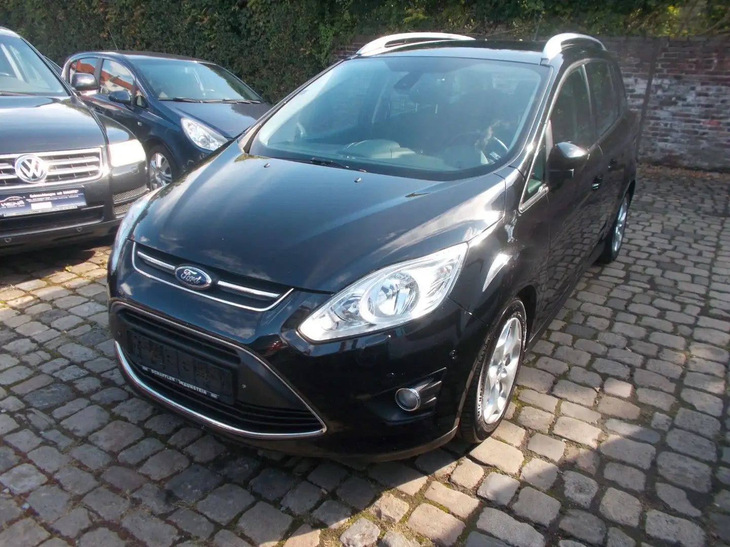 Ford Grand C-Max 1,6 Ti-VCT 92kW Titanium 7_Sitzer Noir - 1