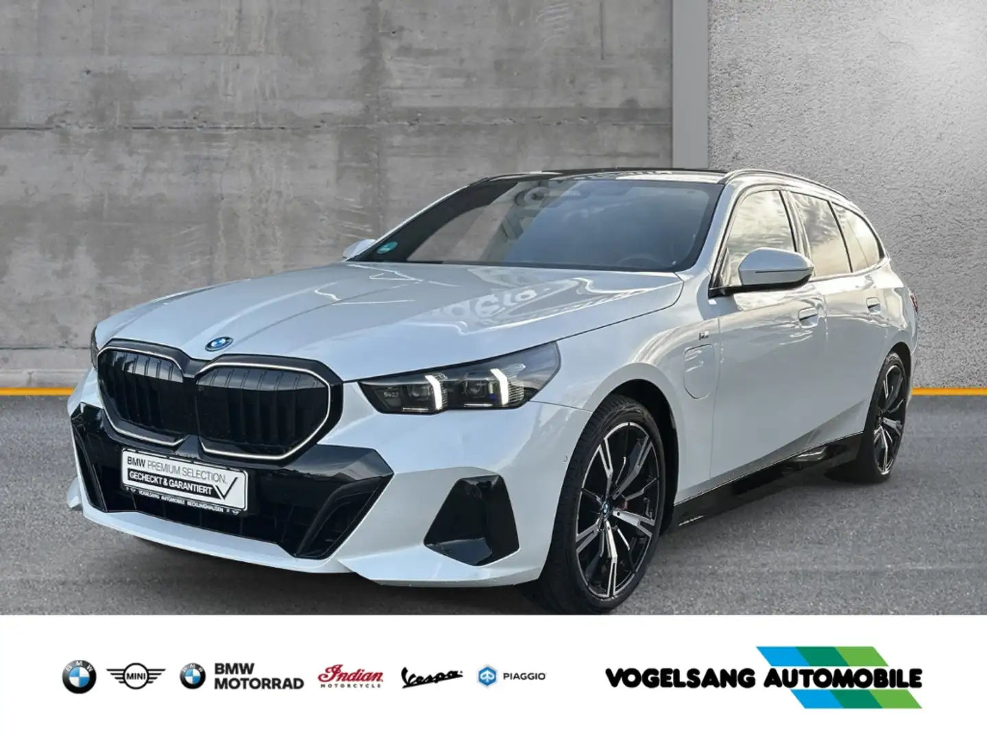 BMW 550 e xDrive Touring,M Sport,AHK,Panodach,HeadUp,H&KSo Bianco - 1