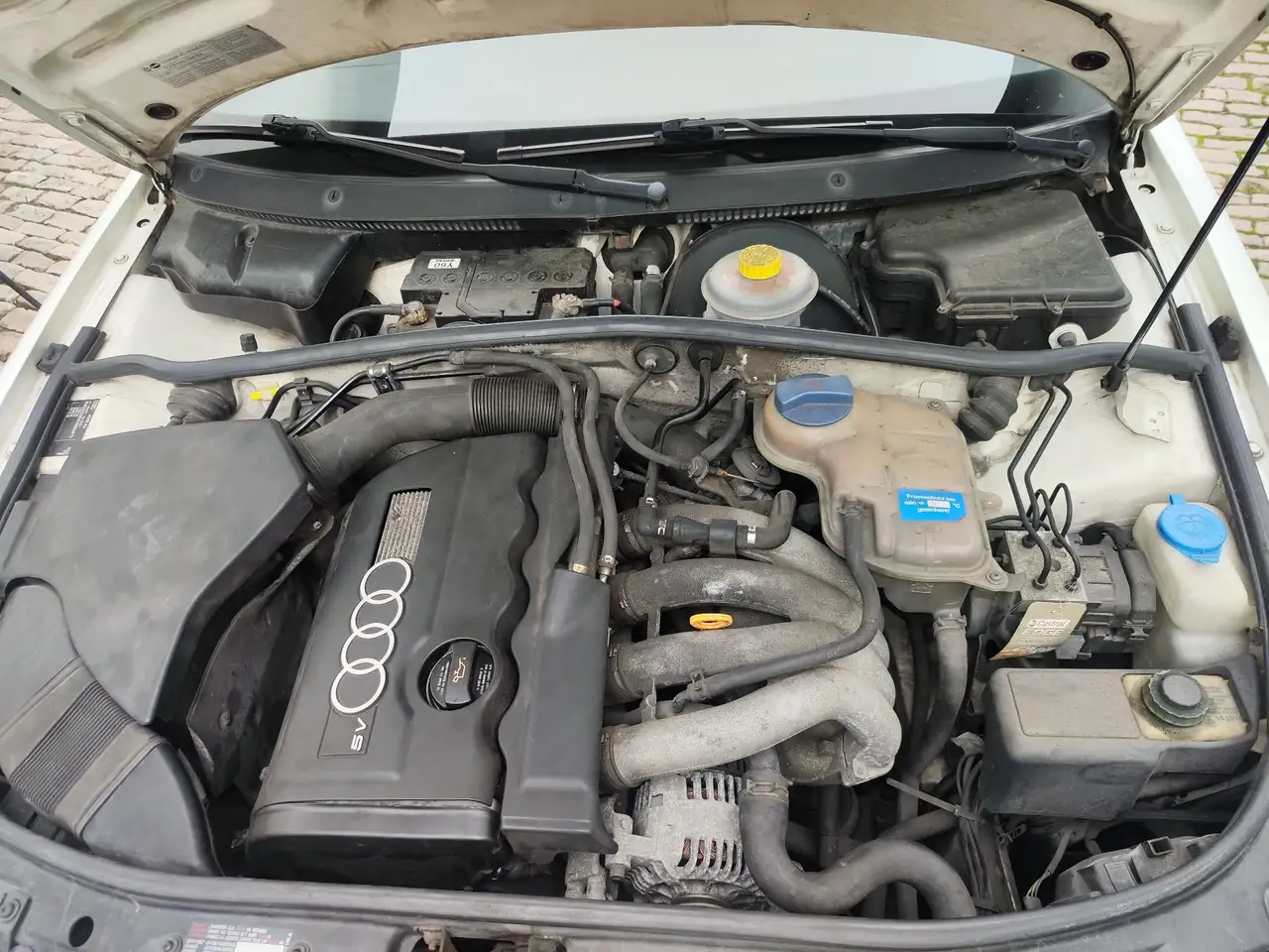 Audi A4 1.8, foto 1
