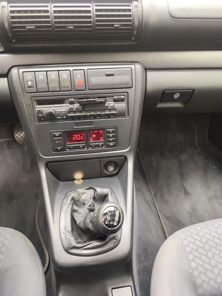 Audi A4 1.8, foto 2