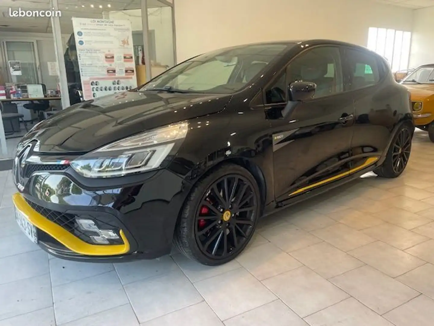 Renault Clio 18 220cv EDC 5 portes Noir - 1