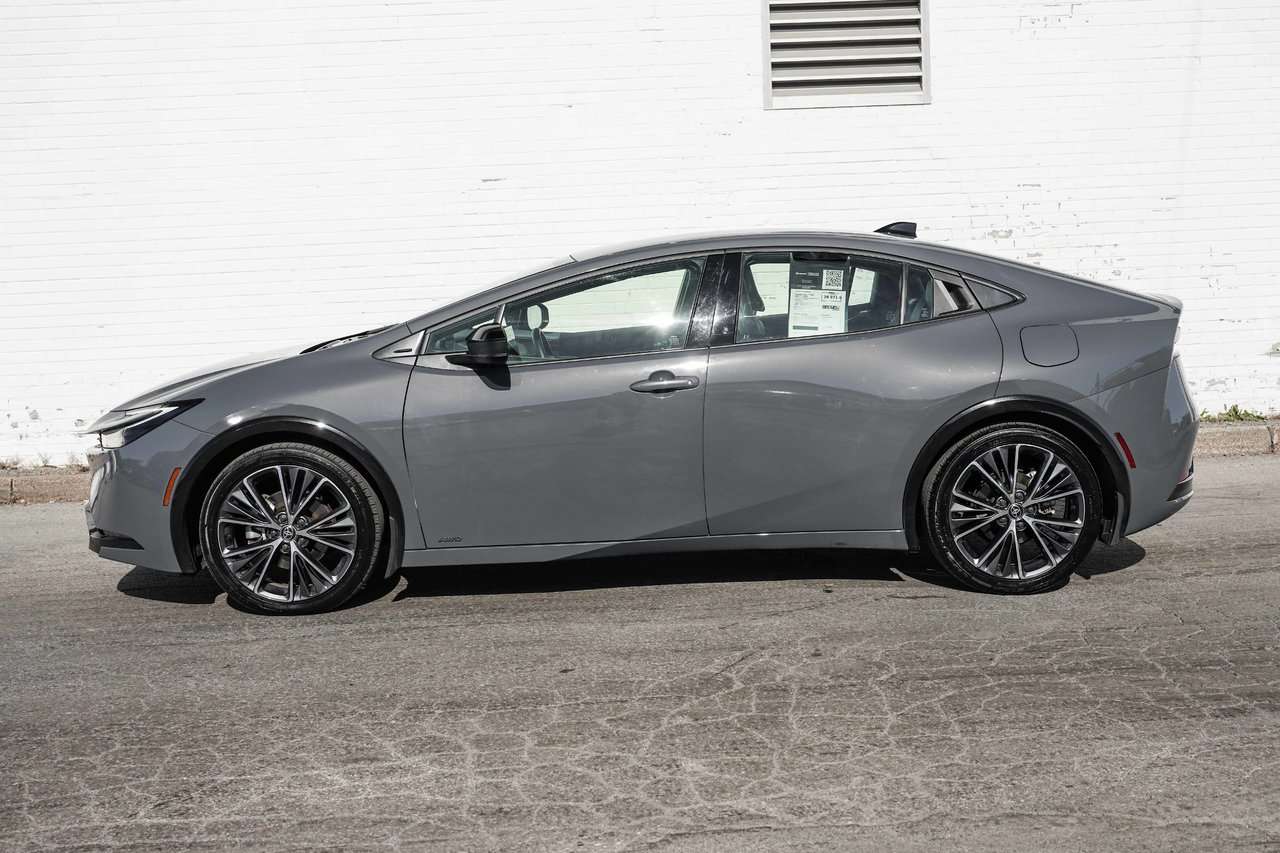 2026 Toyota Prius **XLE AWD** — снимка 3
