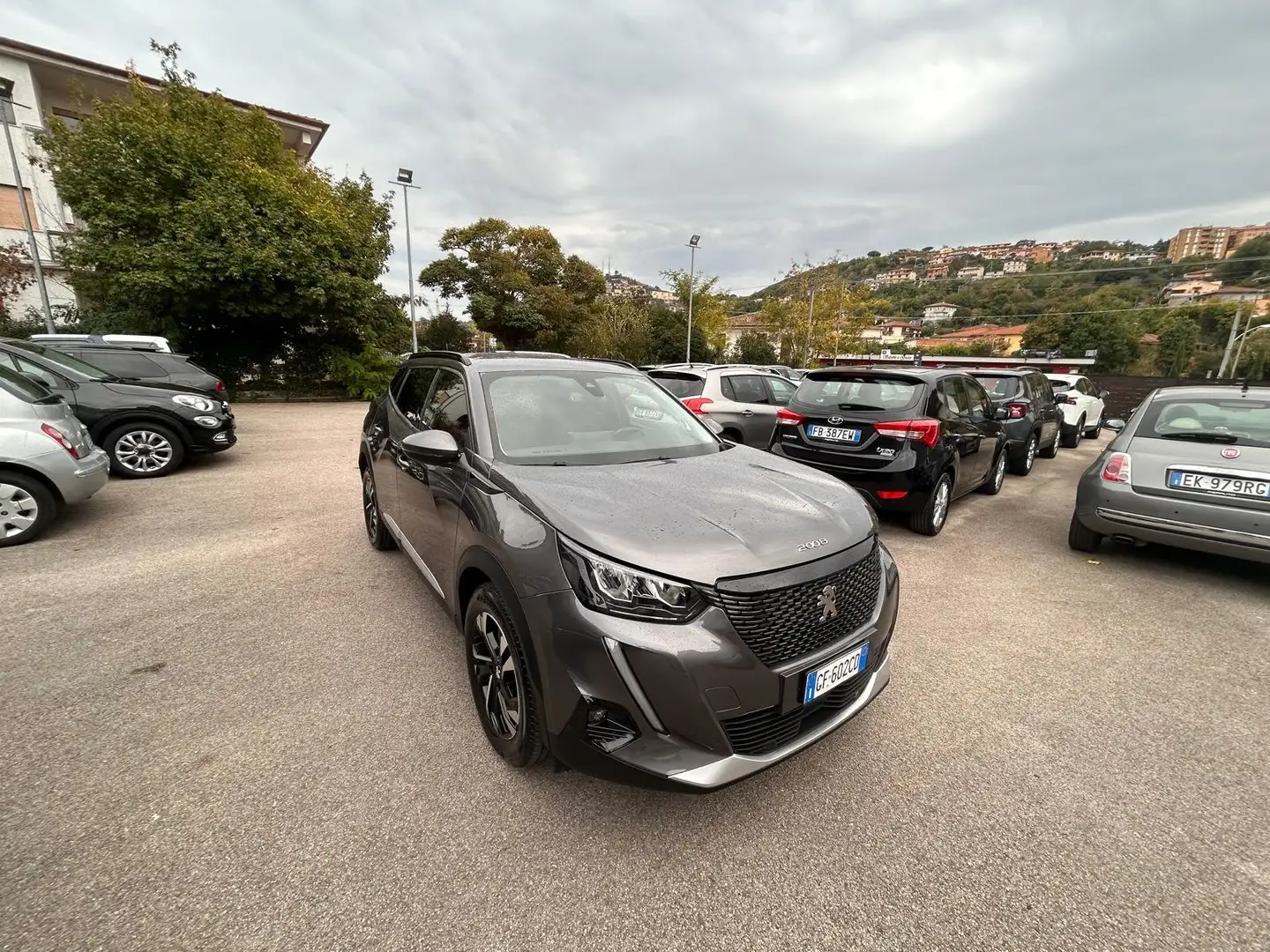 Peugeot 2008 2008 II 1.5 bluehdi Allure s Grijs - 2
