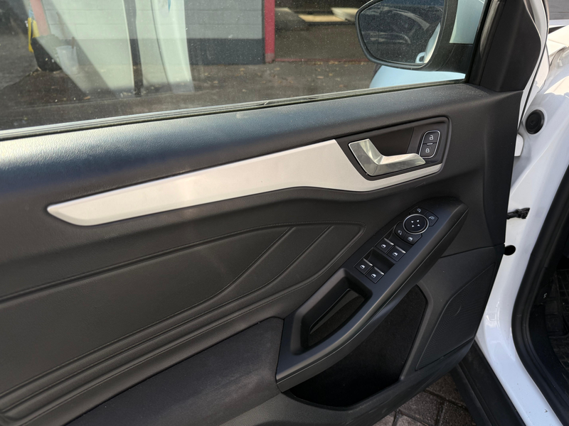 Ford Focus 2.0 EB Cool & Connect LED+NAVI+SHZ+KAM+ACC — photo 13