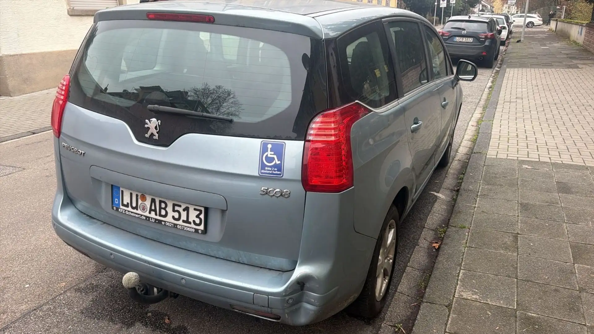 Peugeot 5008 Premium Blau - 2
