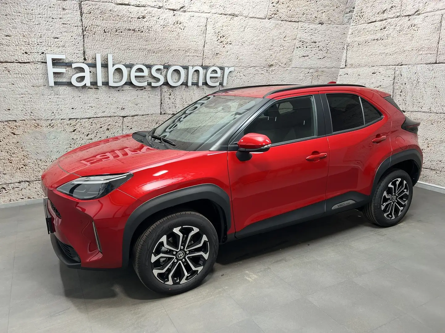 Toyota Yaris Cross 1,5 Hybrid Active Drive + Safety Paket Rot - 2