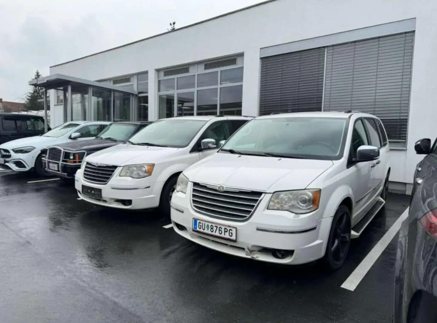 Chrysler Grand Voyager Limited 2,8 CRD Aut. Weiß - 1