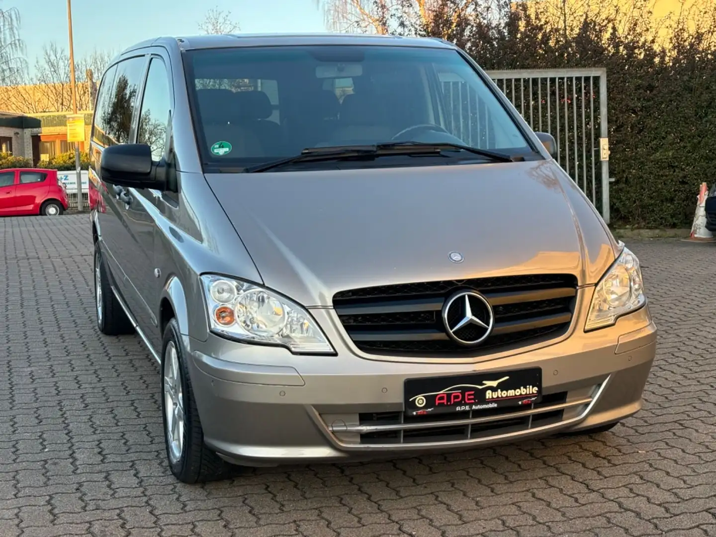 Mercedes-Benz Vito Mixto 122 CDI lang 5 Sitzer 3.0D Silber - 1