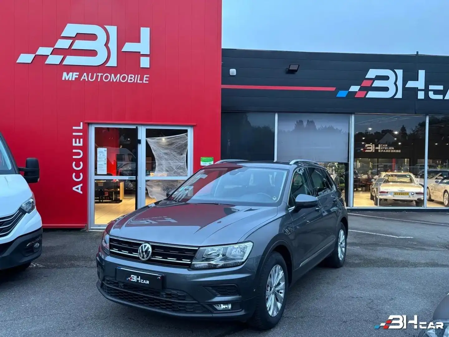 Volkswagen Tiguan 1.5 TSI 150 CH CONFORT LINE REPROG ETHANOL Schwarz - 1