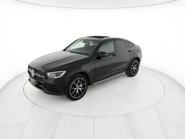 Mercedes-Benz GLC view 2