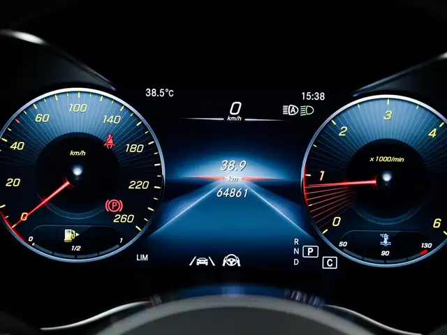 Mercedes-Benz GLC view 12