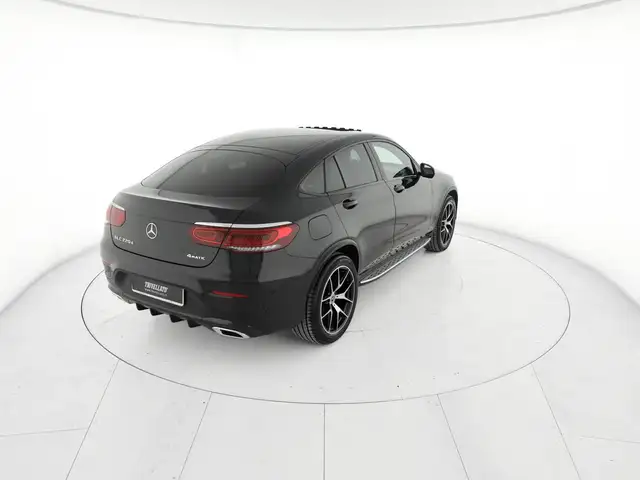 Mercedes-Benz GLC view 3