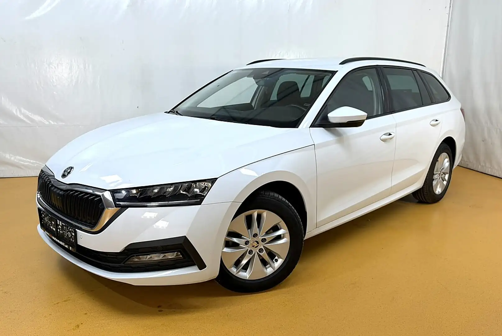 Skoda Octavia Combi 2,0 TDI Style DSG Weiß - 1