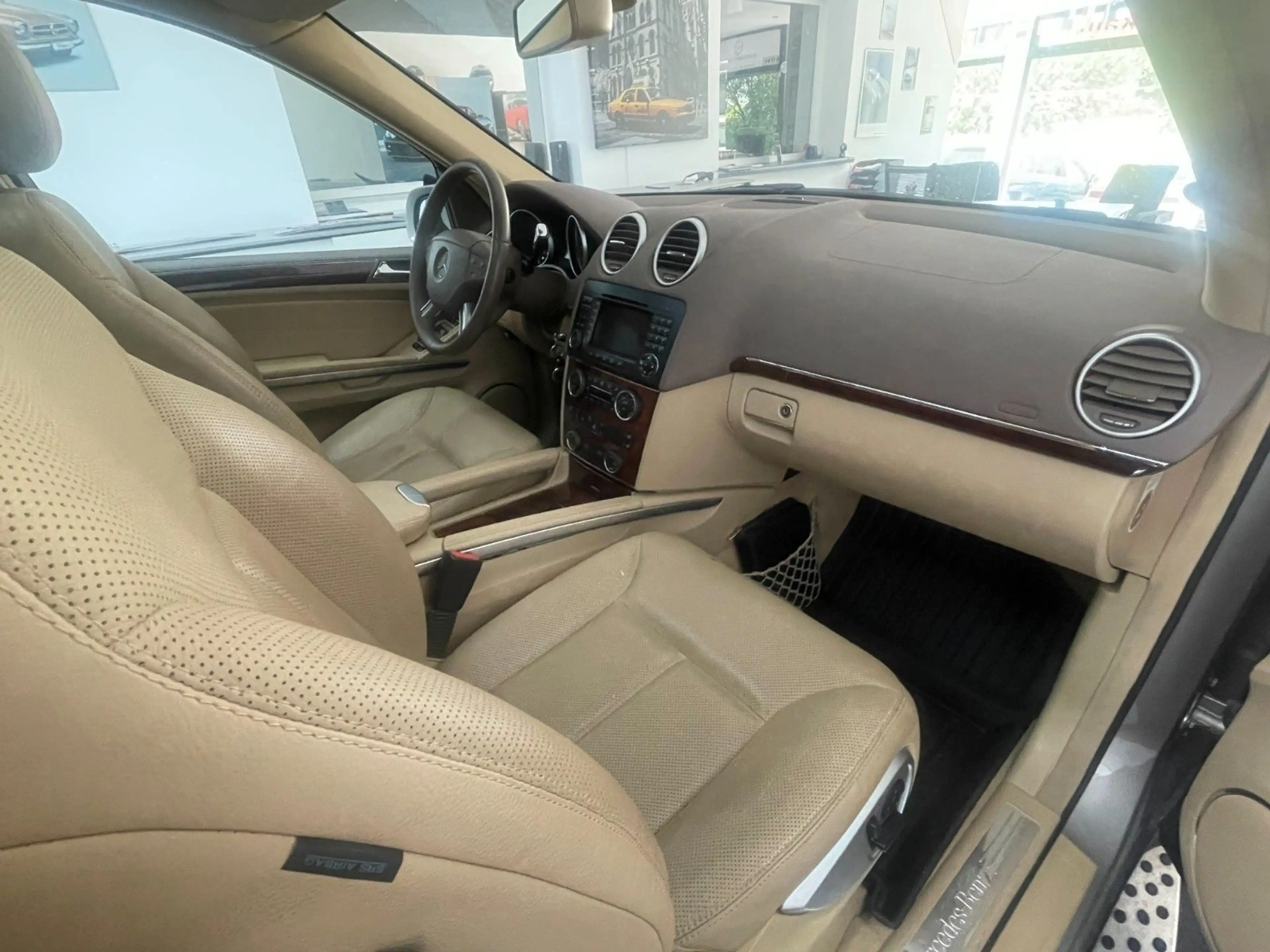 Mercedes-Benz GL 420 CDI  V8 Luxus Geländewagen — photo 9