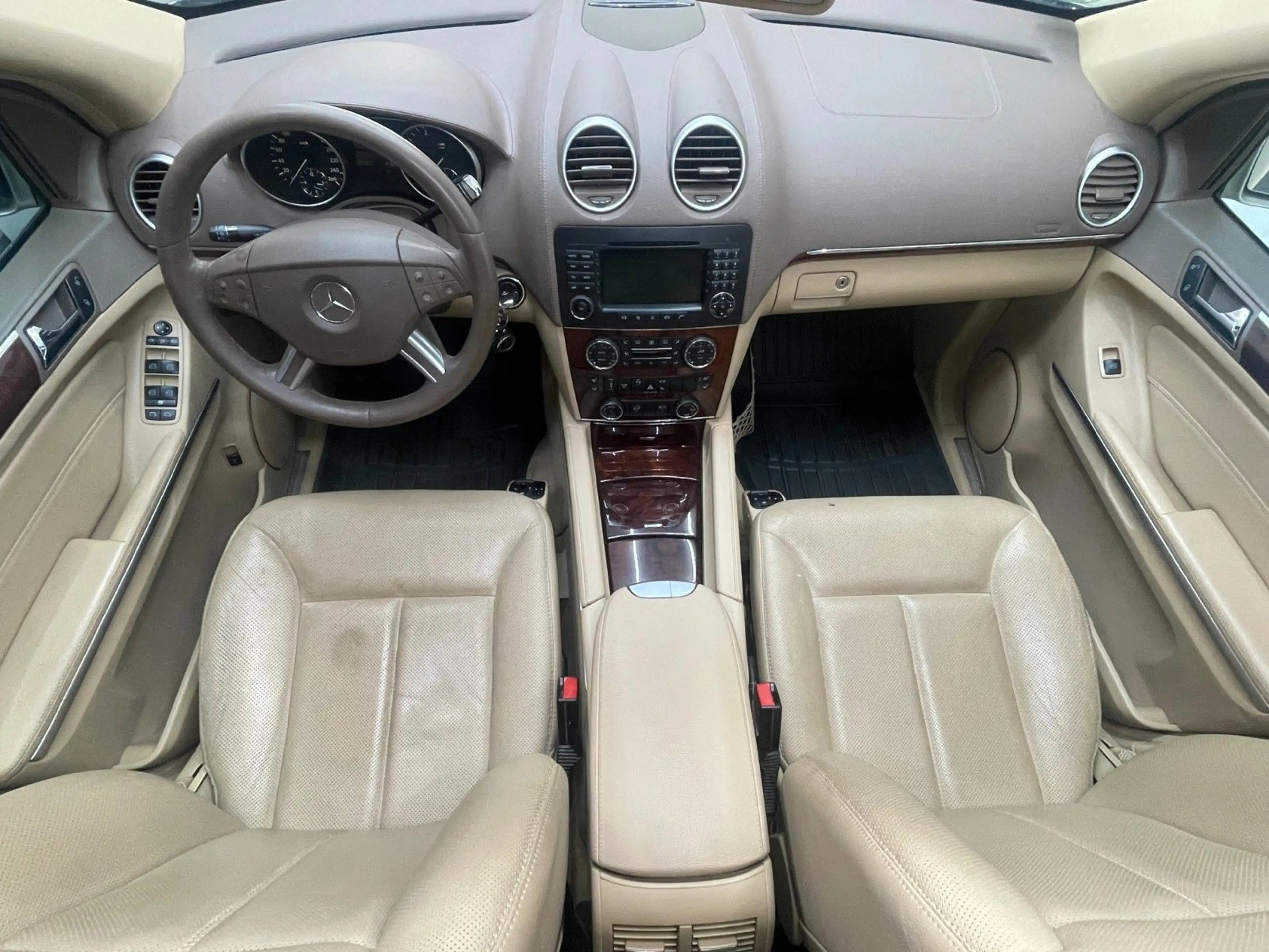 Mercedes-Benz GL 420 CDI  V8 Luxus Geländewagen — photo 8