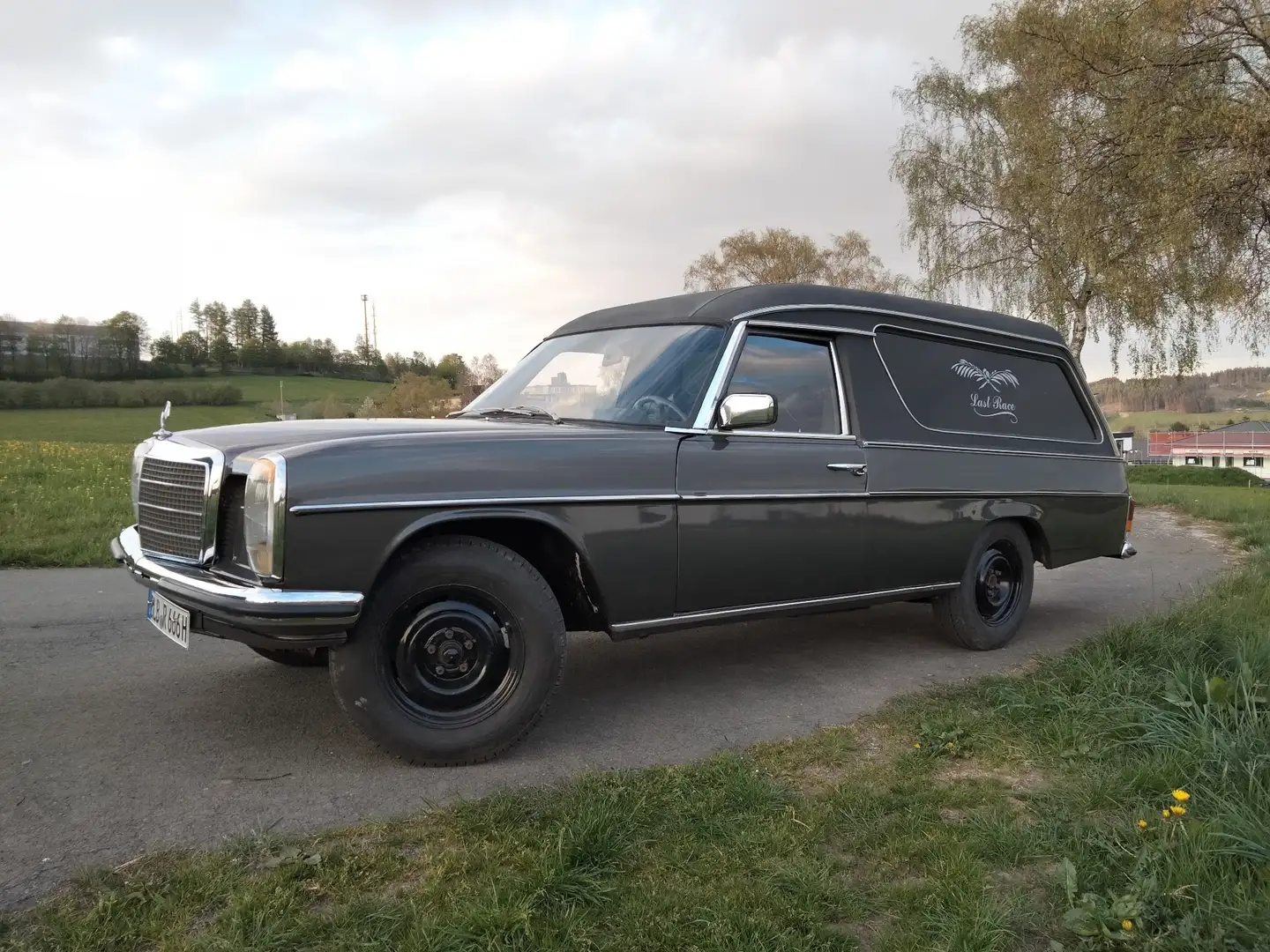Mercedes-Benz W 114/115 Strich-Acht Leichenwagen, Hearse, Bestattungswagen Gris - 2