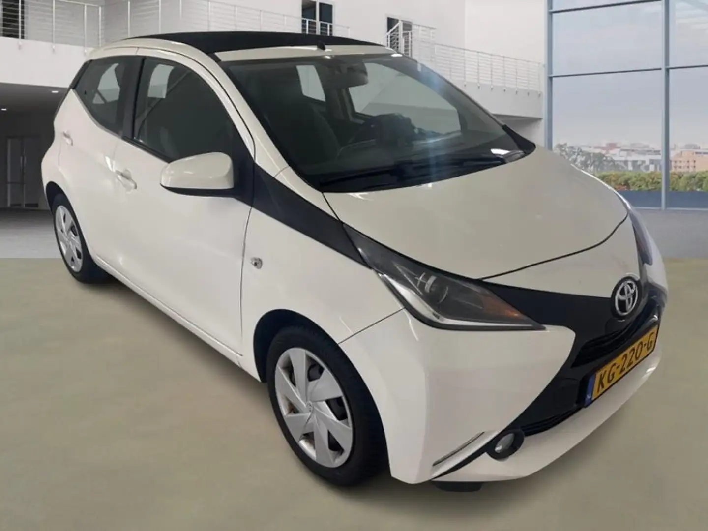 Toyota Aygo 1.0 VVT-i x-wave Cabrio-TOP +NAP NL-auto Blanc - 2