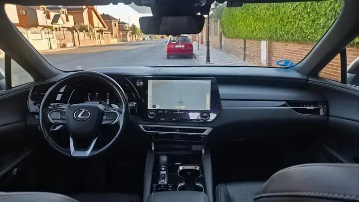 Lexus RX450h 2024, foto 9