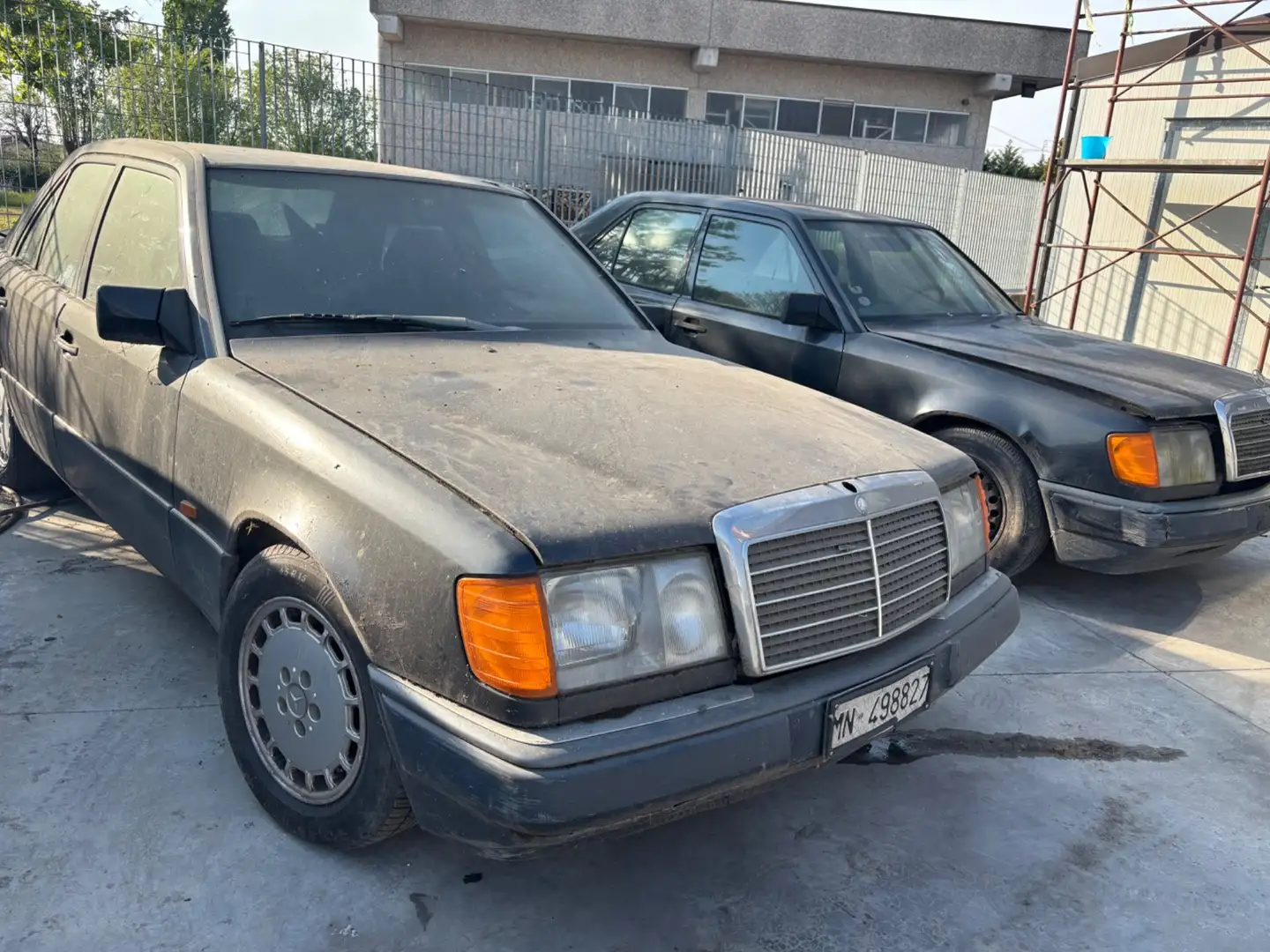 Mercedes-Benz E 200 200 E 2 esemplari per ricambi o restauri Noir - 1