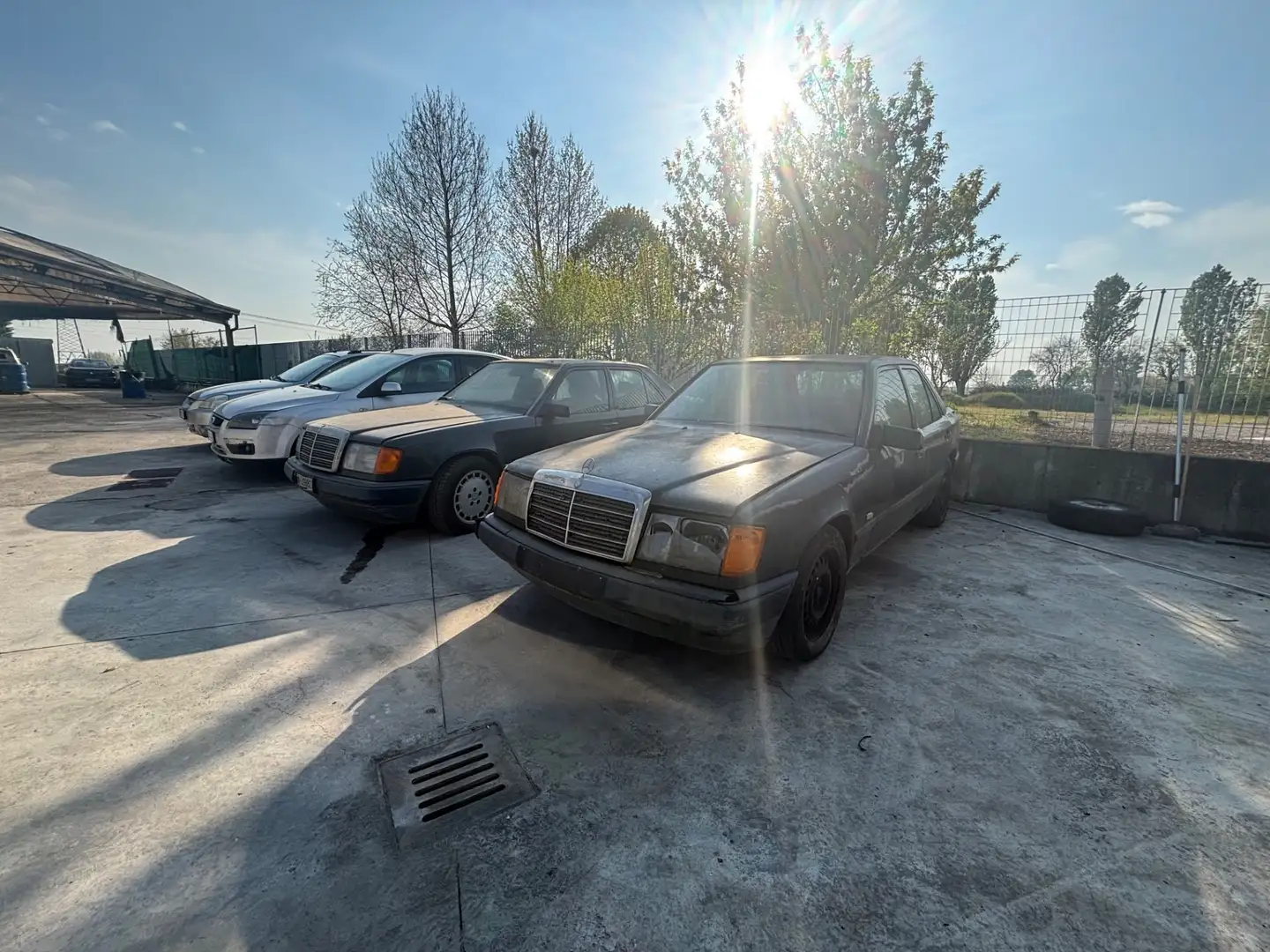 Mercedes-Benz E 200 200 E 2 esemplari per ricambi o restauri Noir - 2