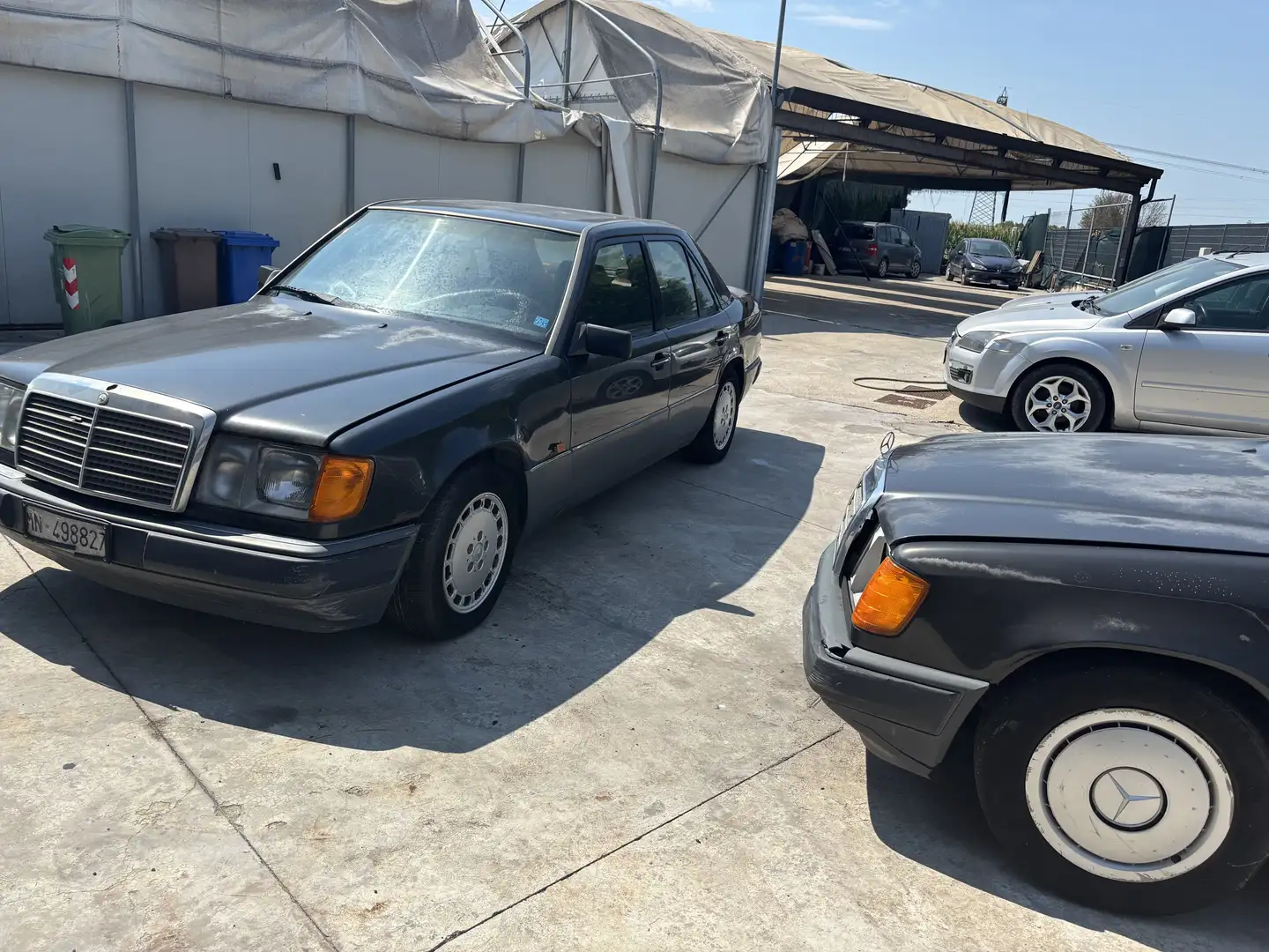 Mercedes-Benz E 200 200 E Una passaggio altra per restauro Nero - 1